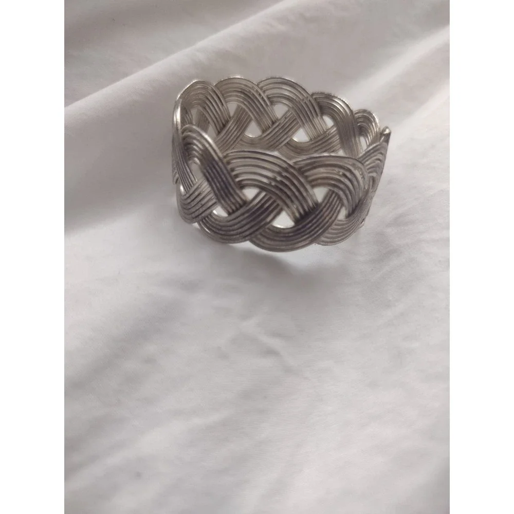 Vintage silver tone metal with double twisted helix design set of 6 napkin rings